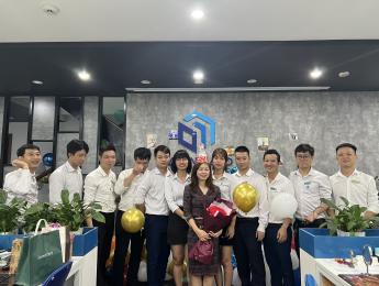 Đại Minh tổ chức sinh nhật cho PGĐ Hạnh